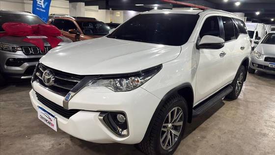 TOYOTA HILUX SW4 2.7 SRV 7 LUGARES 4X2 16V FLEX 4P AUTOMÁTICO TOYOTA HILUX SW4 2.7 SRV 7 LUGARES 4X2 16V FLEX 4P AUTOMÁTICO